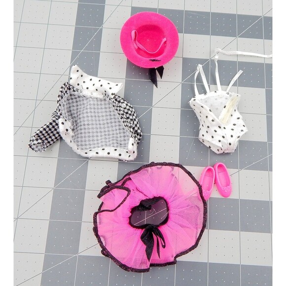 Barbie's Littlest Sister Stacie Party N Play Doll Mattel 5411 Soccer 1992 - Picture 9 of 9